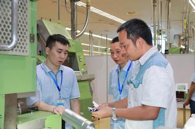 廣西中煙南寧卷煙廠與廣東中煙韶關卷煙廠開展技術比武交流